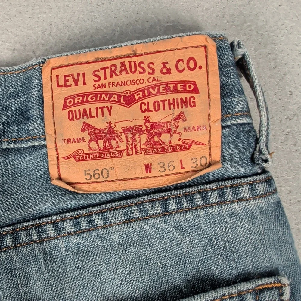 Levi's 560 Jeans Men 36x30 Blue Comfort Fit Tapered Leg Denim Casual Classic